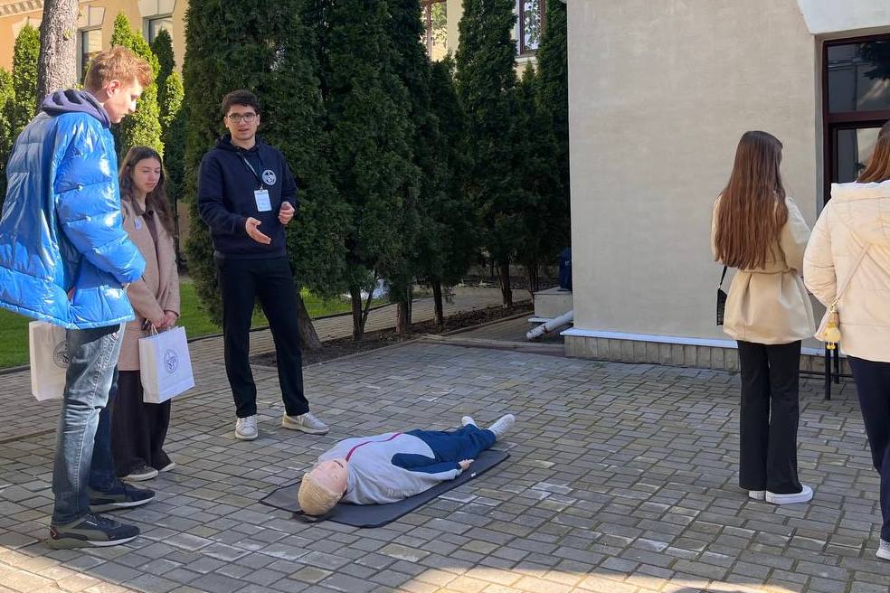 1777116310577 usmf 1