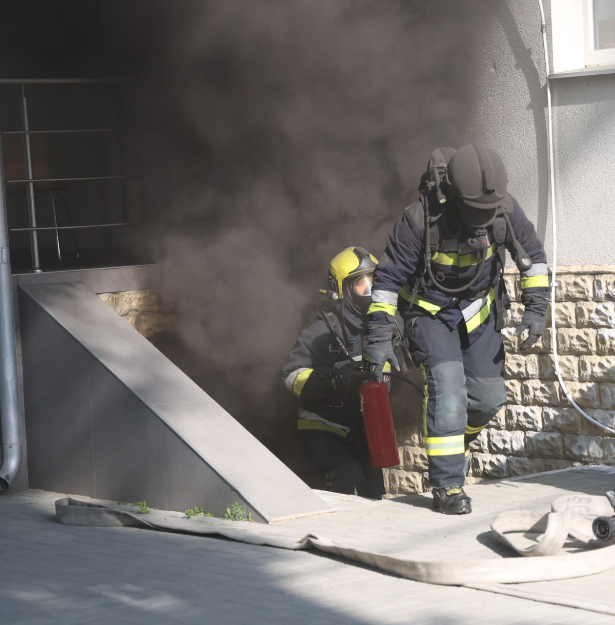 Incendiu puternic într-un bloc din Chişinău 2 1778051137801 photo 2026 05 06 09 58 40