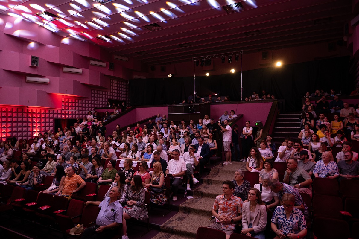 1783680976696 8.%20Cinema%20Odeon2