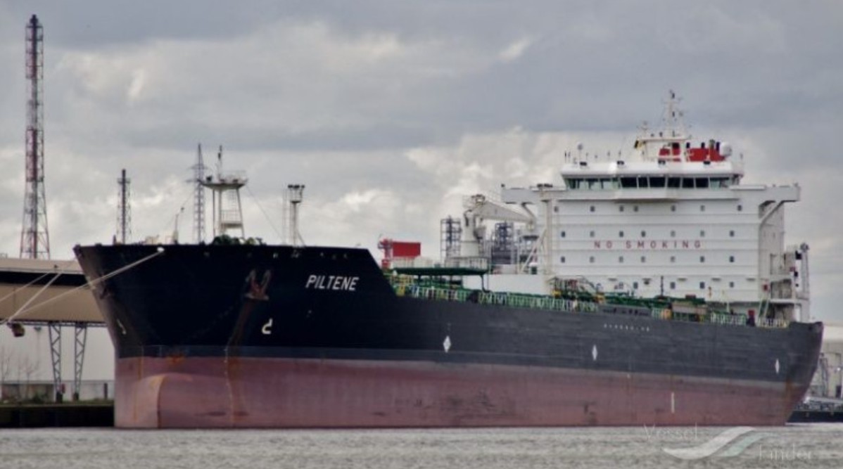 Alertă în Marea Mediterană: Petrolier din „flota fantomă” a Rusiei, monitorizat de Spania