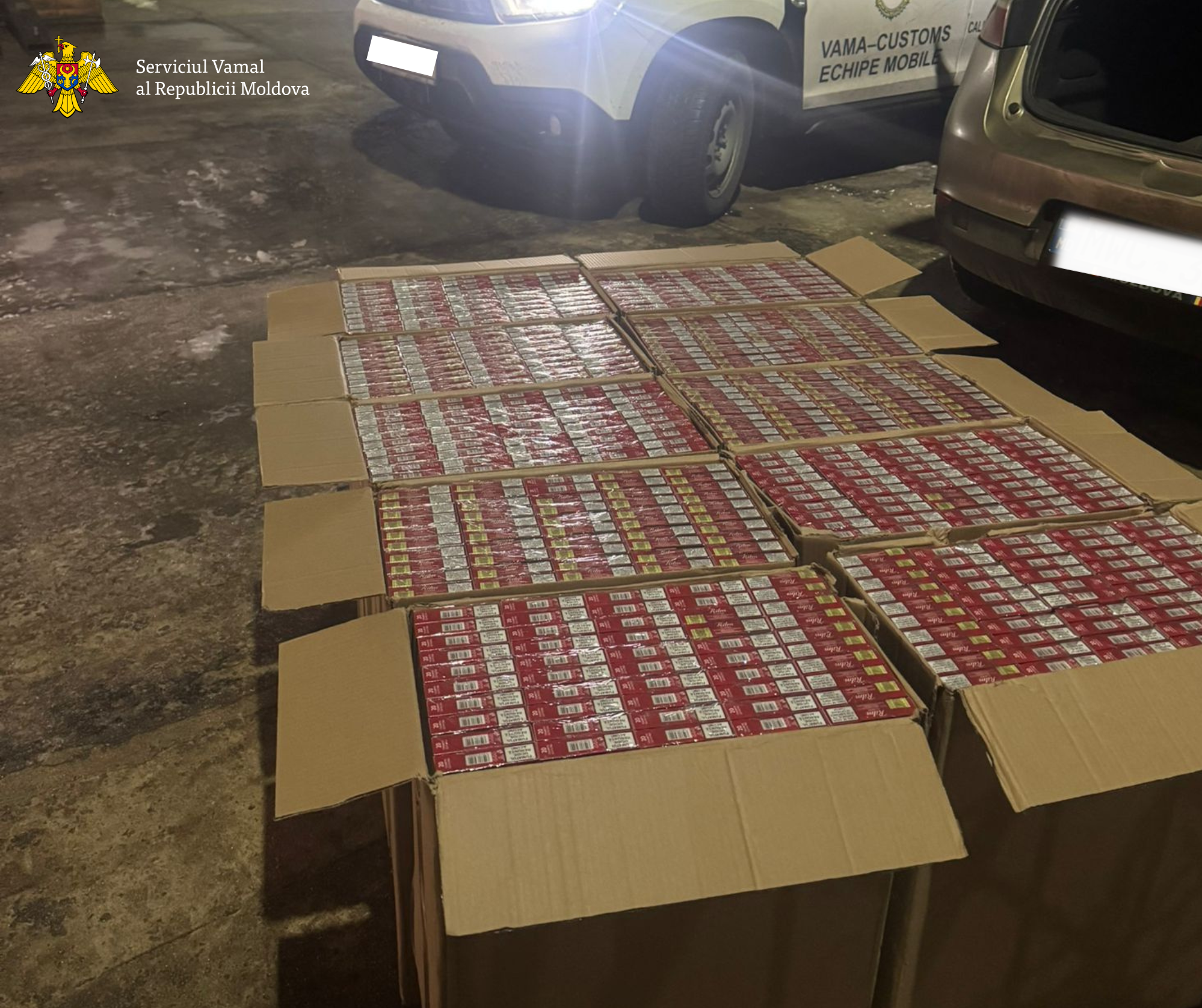 VIDEO // Tentativă de contrabandă cu țigări, contracarată de vameșii moldoveni. 5 mii de pachete, ridicate