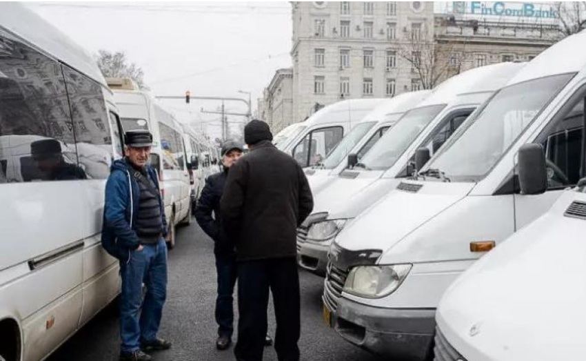 Transportatorii anunță noi proteste. Acuzațiile aduse conducerii Ministerului Infrastructurii și ANTA