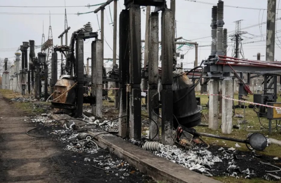 Ucraina se confruntă cu o ''catastrofă umanitară'' din cauza loviturilor forțelor ruse. Sute de mii de civili, privați de încălzire și de alimentare cu curent electric