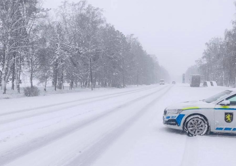 Situația din 31 ianuarie: Polei și ghețuș pe drumuri, PTF Tudora și Palanca mențin restricția pentru trecerea camioanelor