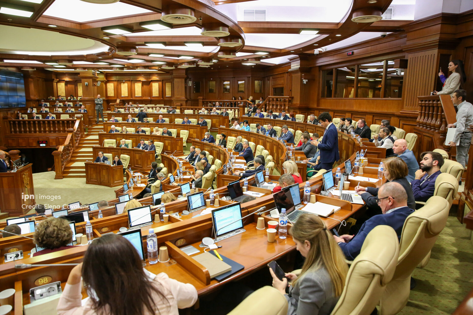 Noua sesiune parlamentară: ce restanțe și priorități au deputații