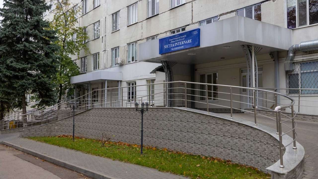 Minora accidentată la Strășeni, transferată în stare gravă la Chișinău