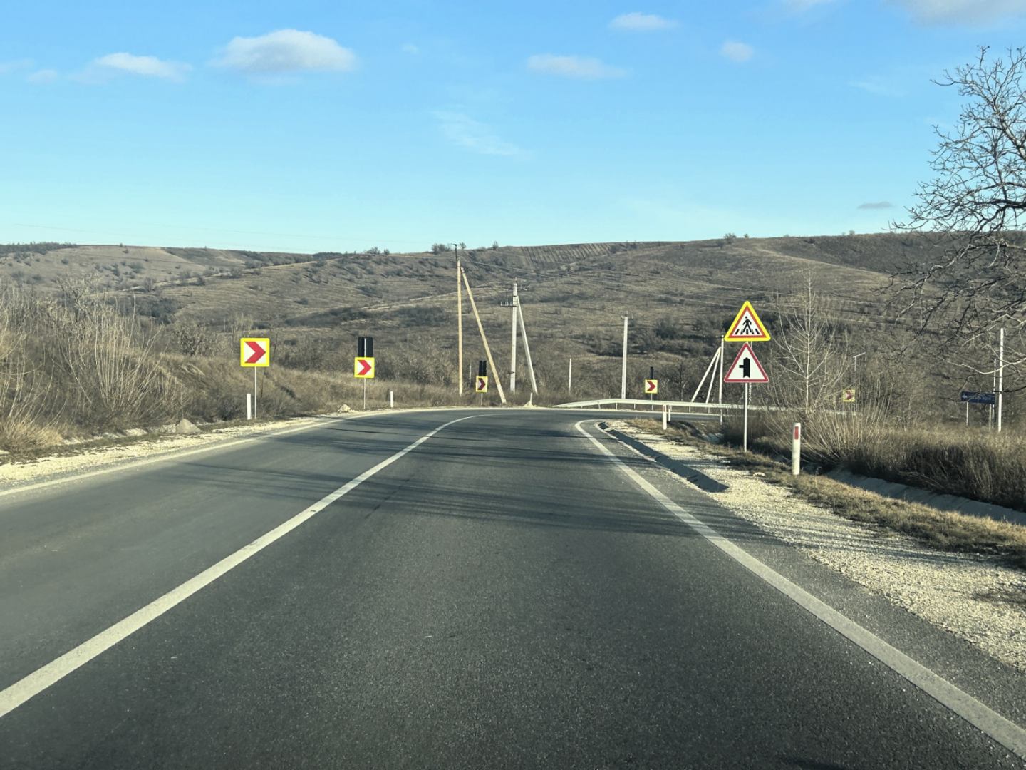 VIDEO // Neconformități pe un drum aflat în reparație la Telenești: AND a notificat antreprenorul