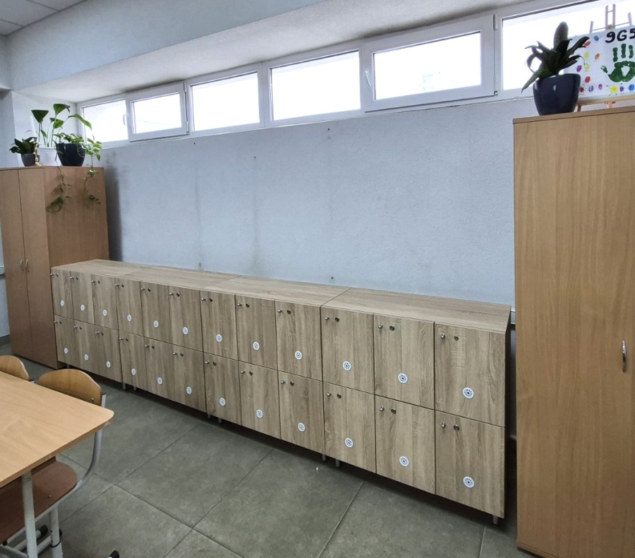 Elevii vor scăpa de ghiozdanele grele. Școlile din capitală, dotate cu peste 2 mii de dulapuri