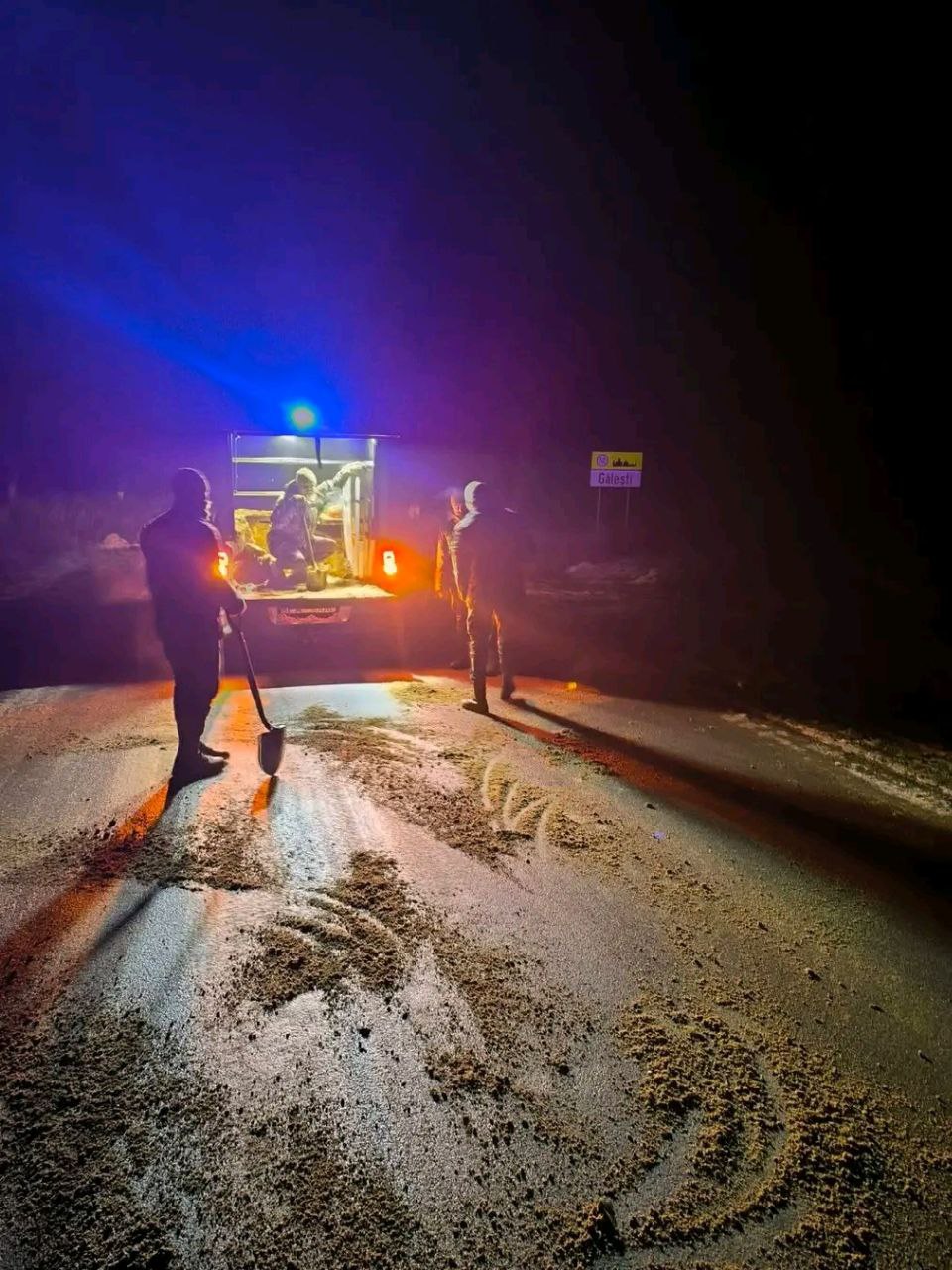 Cod galben de polei și ghețuș // Geniștii Armatei Naționale sar în ajutorul oamenilor din Strășeni
