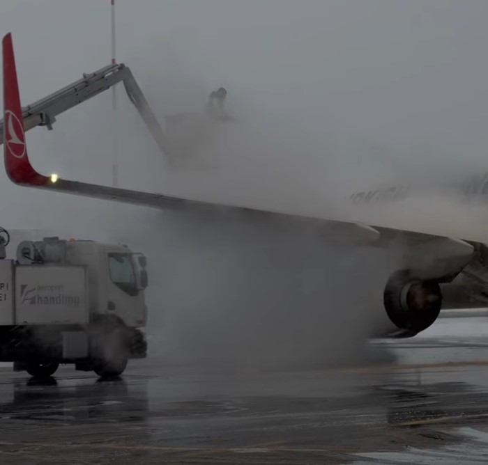 VIDEO // Atenție, pasageri: Posibile întârzieri pe Aeroportul din Chișinău din cauza vremii