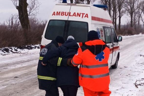 Un autobuz a derapat la Ialoveni. Salvatorii au intervenit în mai multe raioane