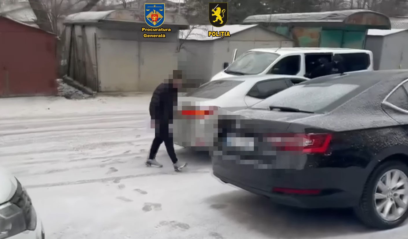 VIDEO // A creat o organizație criminală formată din mai mulți deținuți. Un tânăr, arestat