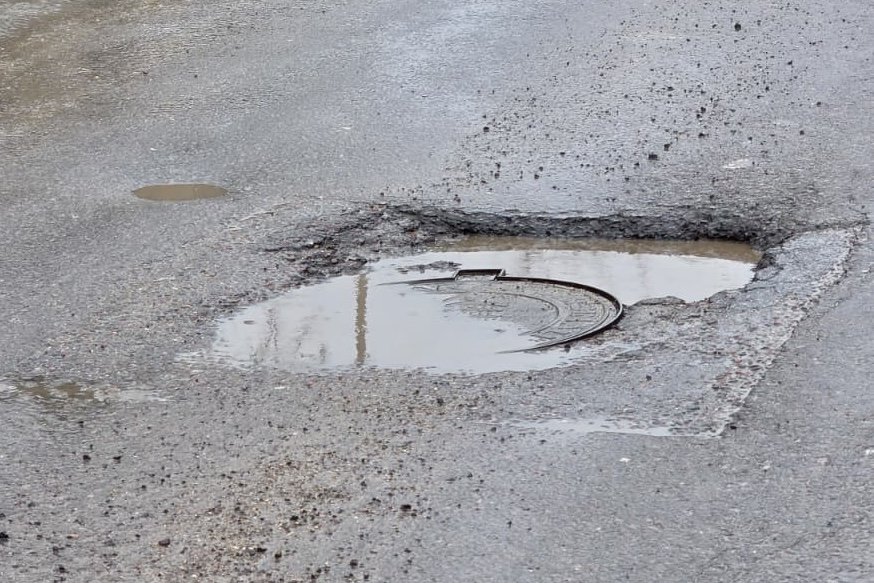Primar: Gropile de pe străzile din Chișinău vor fi reparate după îmbunătățirea vremii