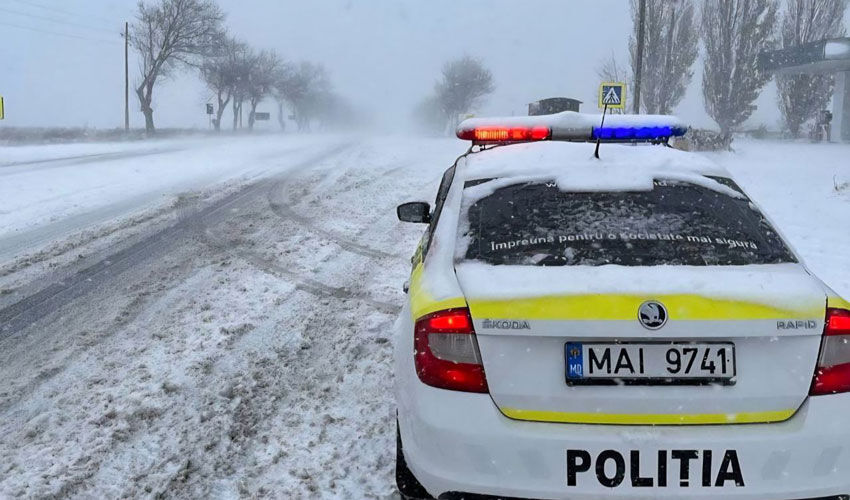 Călărași // Sanie cu copii, sub roțile unei mașini de poliție. O fetiță de 7 ani a avut nevoie de ajutor medical