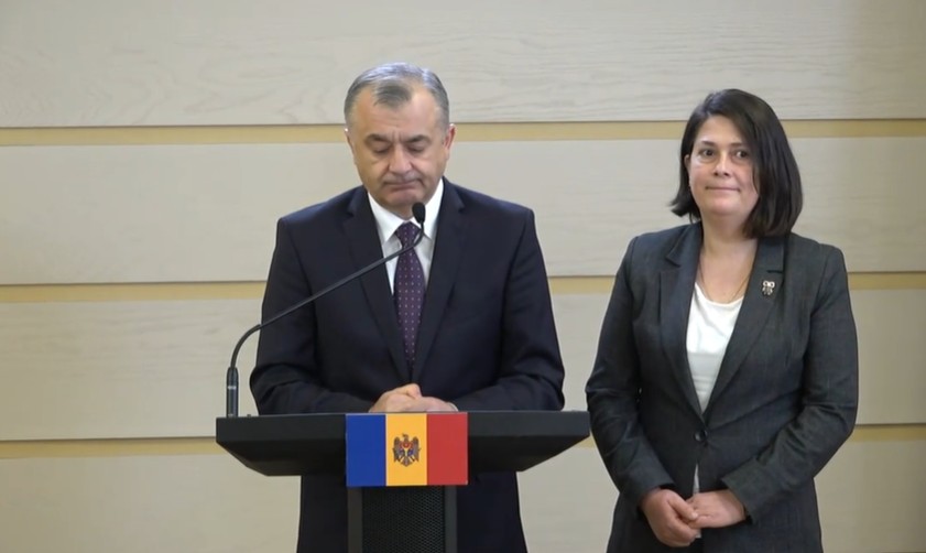 Fracțiunea „Alternativa” propune eliminarea cotei minime a impozitului pe bunurile imobiliare