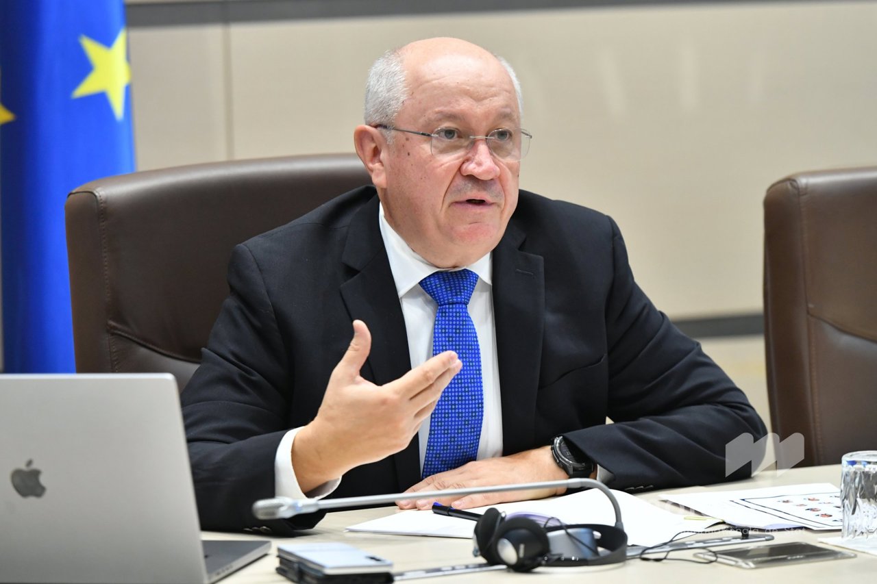 Provocări la Dereneu // Premierul Alexandru Munteanu: Legea trebuie să fie respectată de toți, indiferent de afilierile religioase