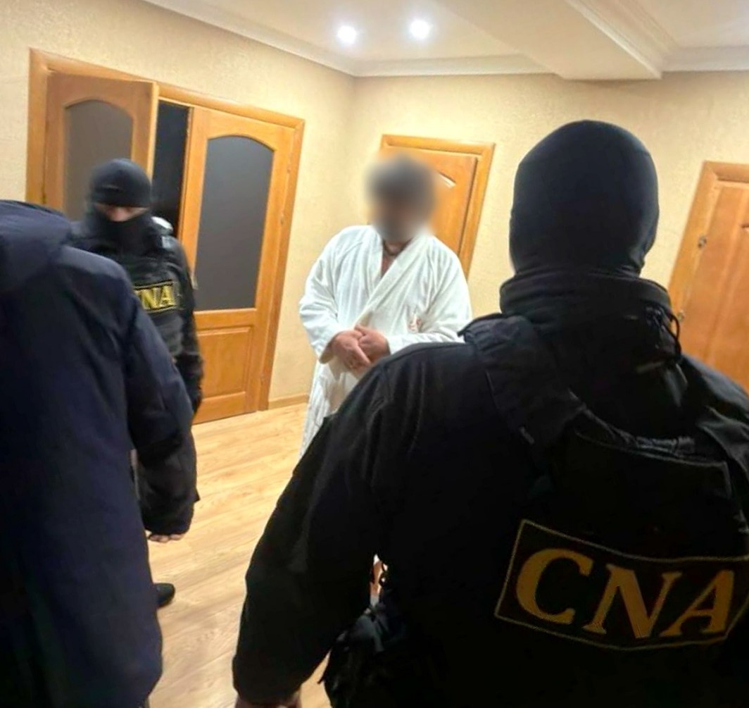 Finanțarea ilegală a partidelor // CNA desfășoară noi percheziții în capitală. O persoană, reținută