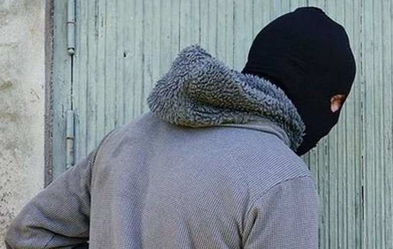 O bancă din capitală, jefuită de doi tineri. Infractorii, trimiși după gratii