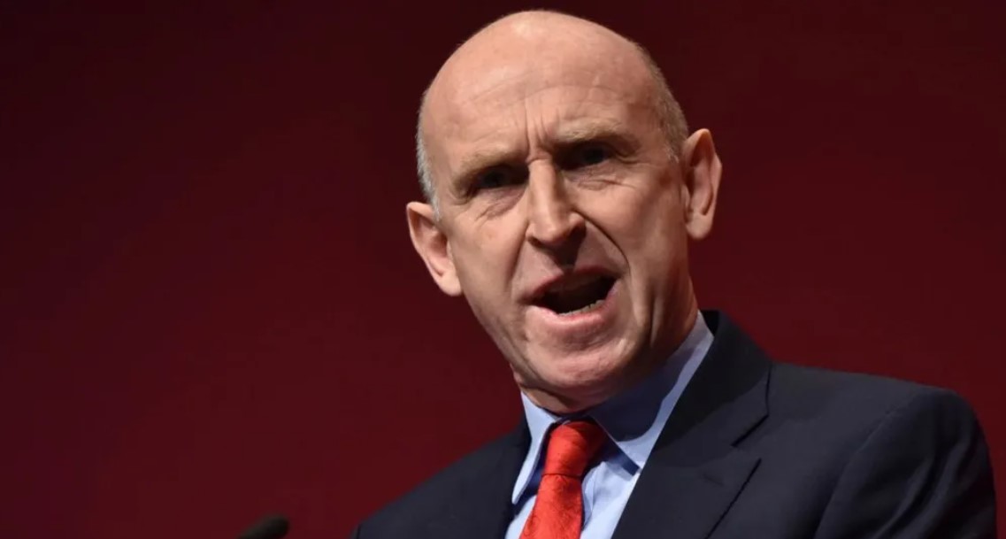 Londra promite 150 de milioane de lire sterline pentru a trimite arme americane Ucrainei