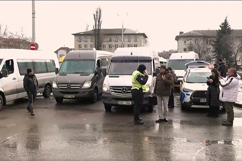 Protest la ANTA // Transportatorii acuză inacțiuni față de cursele ilegale. Reacția instituției