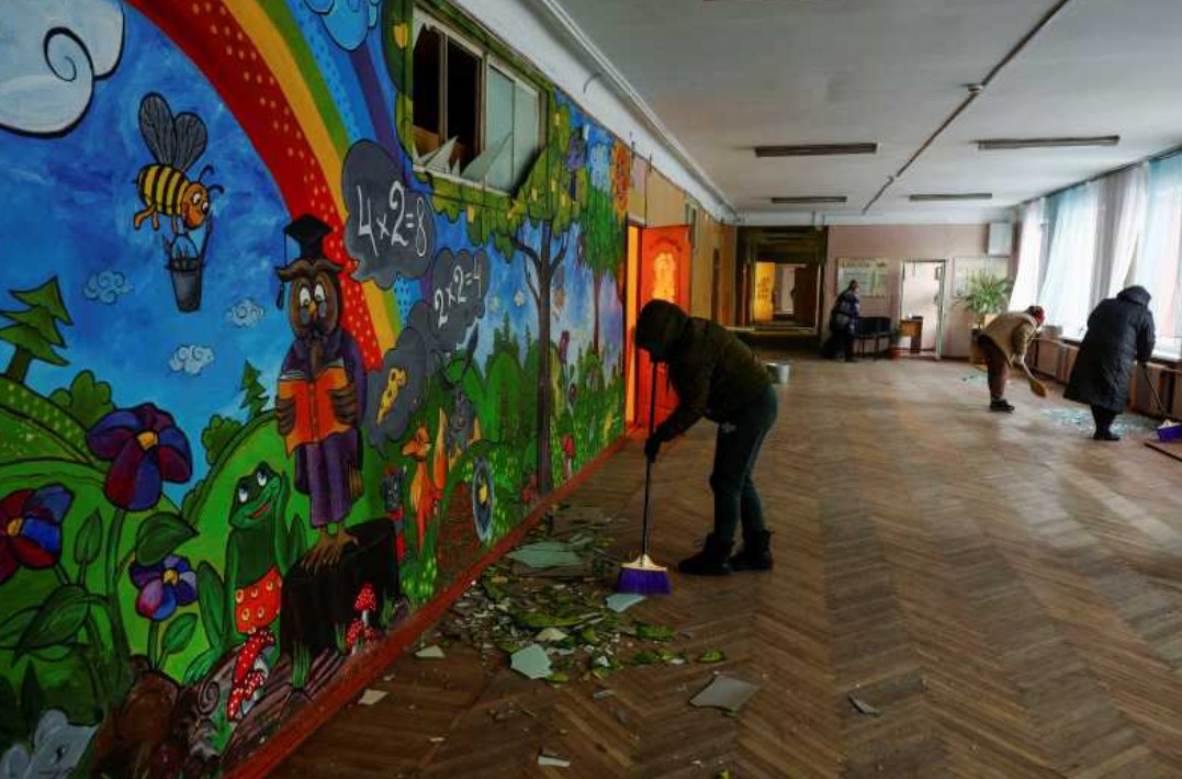 Aproape 30% dintre şcolile din Kiev au rămas fără căldură după atacuri ruse