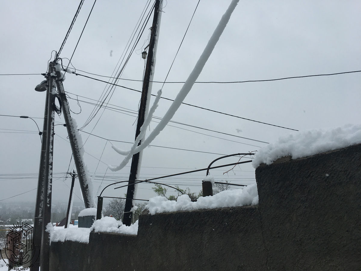 Intemperiile au lăsat peste 40 de mii de consumatori fără energie electrică