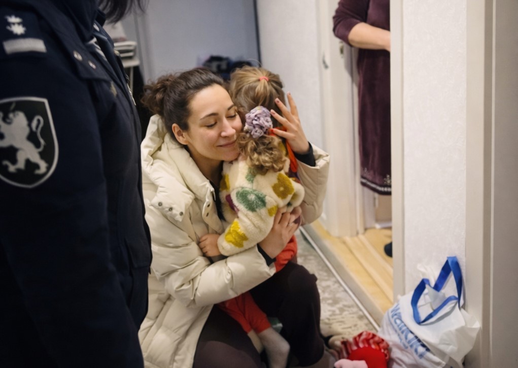 VIDEO // Și-a răpit fiica de doar 3 ani și a fugit în R. Moldova. Un ucrainean, reținut de polițiști