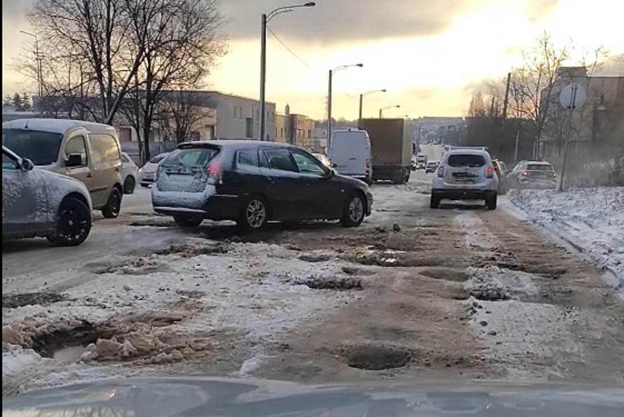 Primăria capitalei anunță un plan de intervenții pe străzile deteriorate