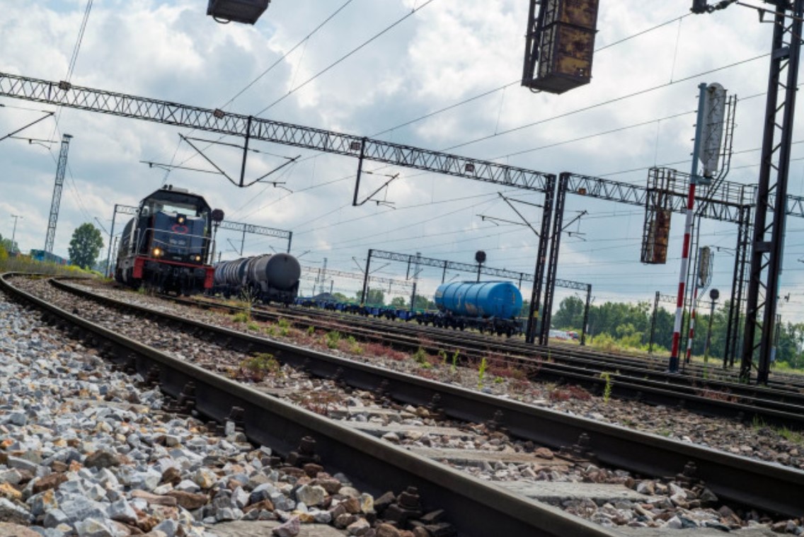 Moldovean arestat pentru oprirea unui tren de marfă polonez. Avea documente rusești și echipamente electronice asupra sa