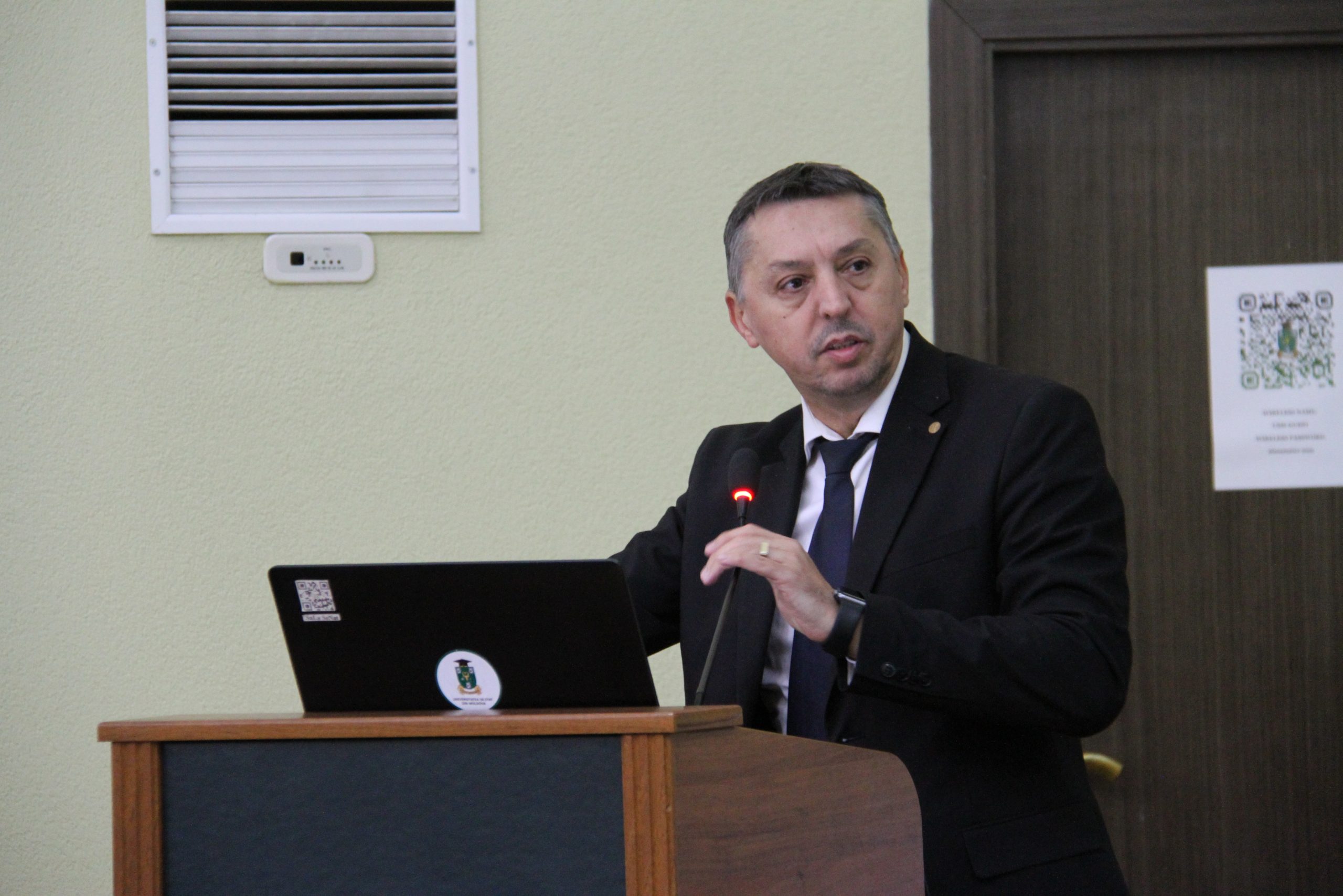 FOTO // Rectorul Universității Babeș-Bolyai a susținut, la USM, o lecție publică despre psihologia științifică și impactul ei în viața cotidiană