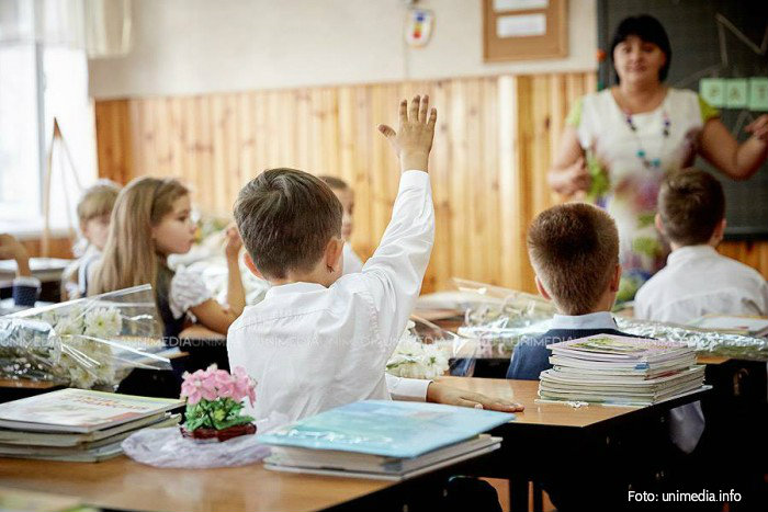 Școlile din regiunea transnistreană au prescurtat lecțiile din cauza ninsorii