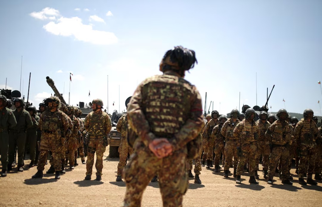 Țara europeană care ia în considerare să-şi mărească armata cu peste 100 000 de militari