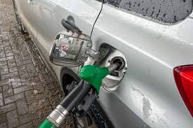 Benzina și motorina se scumpesc în weekend