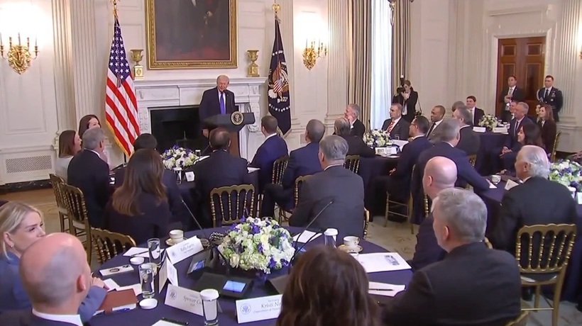 Trump afirmă, la Casa Albă,că ”ia în calcul” un atac limitat limitat împotriva Iranului, dacă nu încheie un acord cu SUA