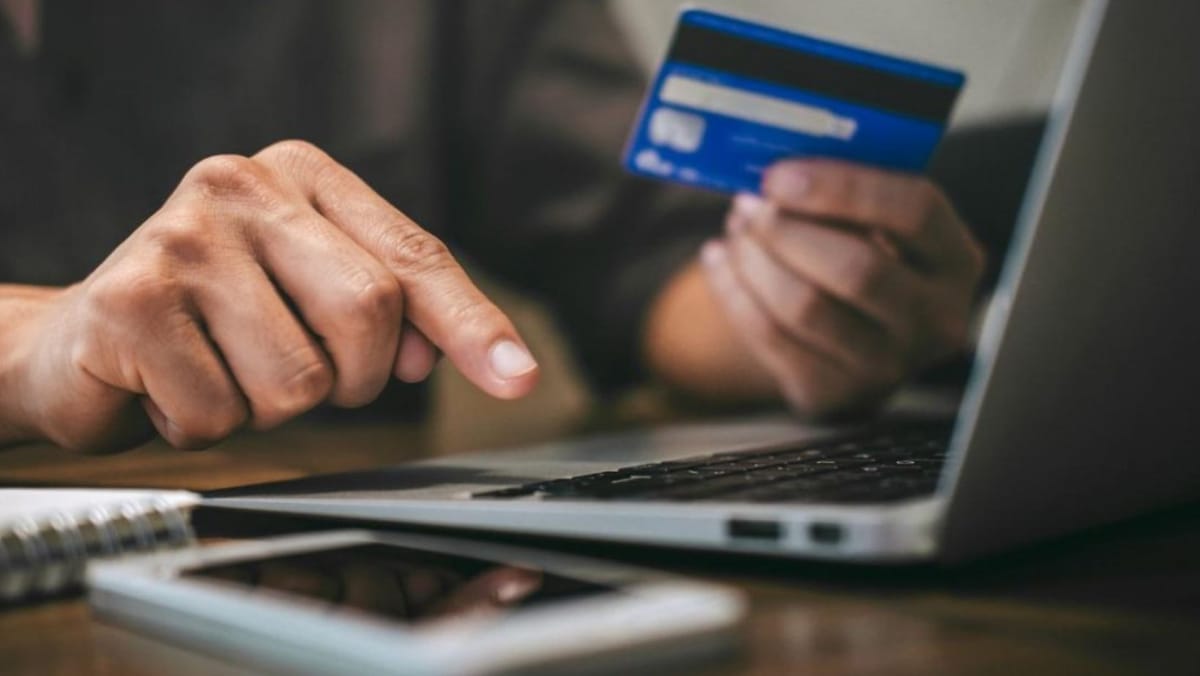 CNPF avertizează: Fraude investiționale online cu imaginea unor persoane publice