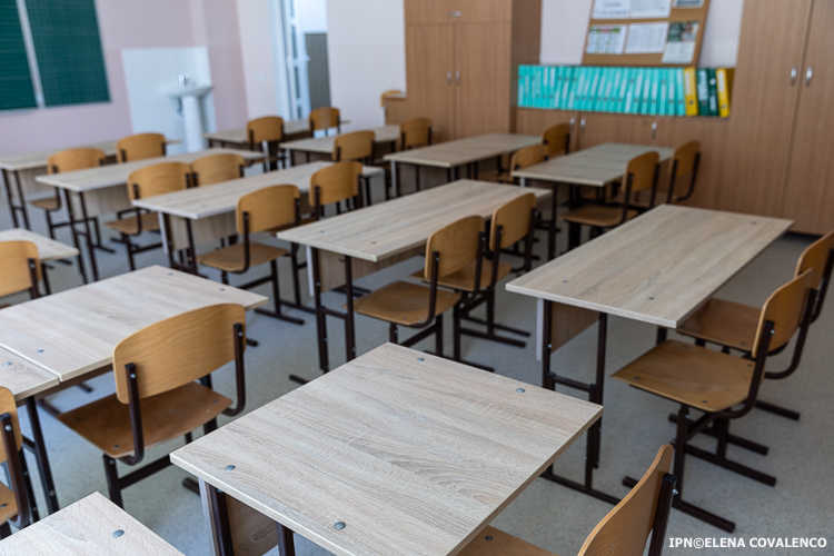 Elevii și profesorii au cunoștințe reduse despre drepturile copilului, indică Barometrul școlar