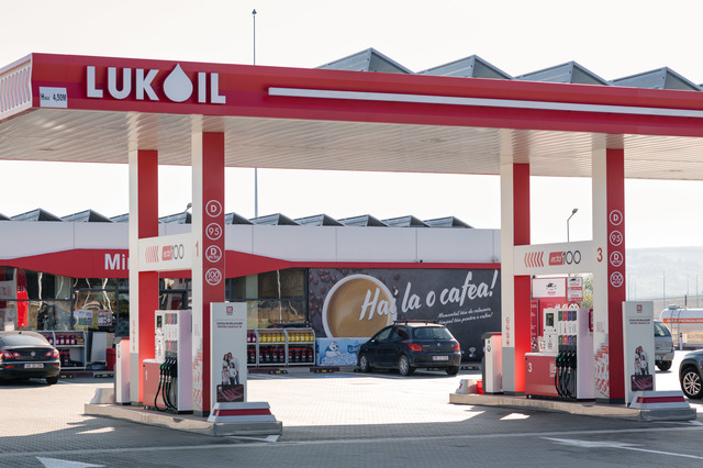 SUA încetineşte vânzarea activelor Lukoil pentru a creşte presiunea asupra Moscovei în negocierile de pace privind Ucraina