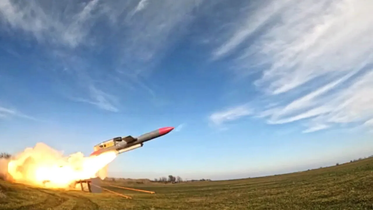 Rusia susține că a doborât o rachetă ucraineană Flamingo. 13 regiuni au fost plasate în alertă