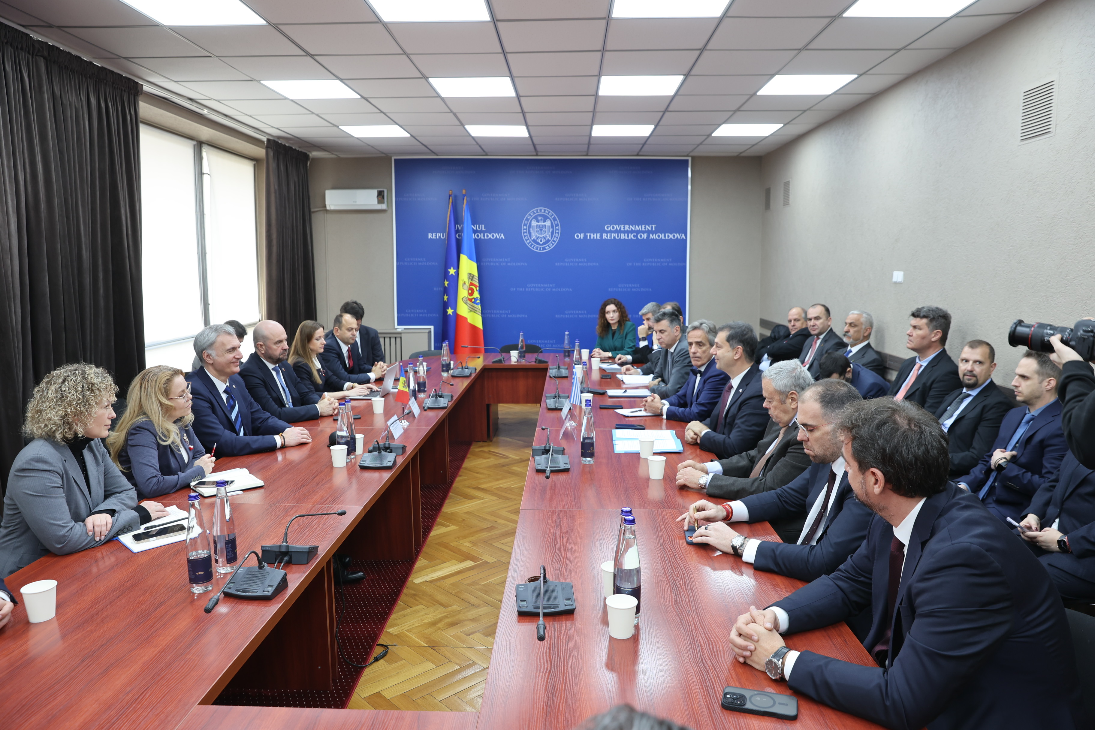 Companii grecești, interesate să investească în sistemul energetic al R. Moldova