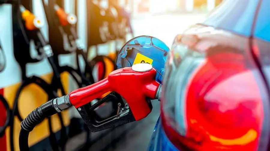 Carburanții se scumpesc galopant. Cât vom plăti mâine pentru benzină și motorină