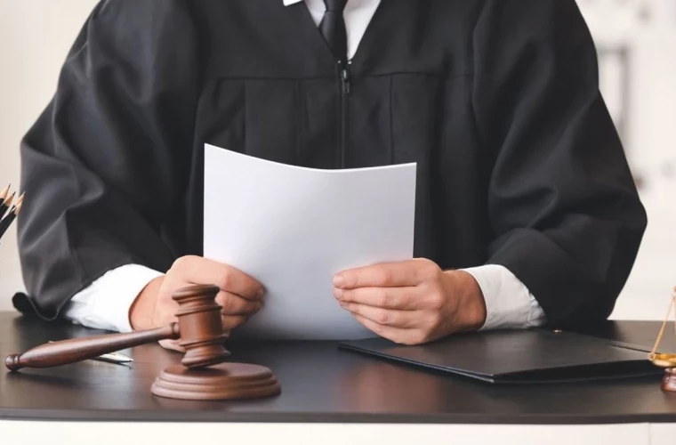 Votat în lectura a doua! Amenințarea sau agresarea judecătorilor și procurorilor va fi sancționată penal