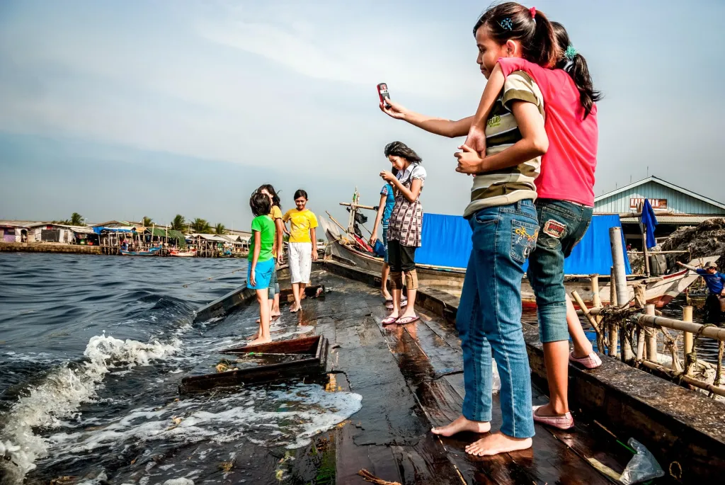 Rețelele de socializare, interzise pentru minorii sub 16 ani și în una din cele mai mari țări din lume: Poate provoca disconfort la început