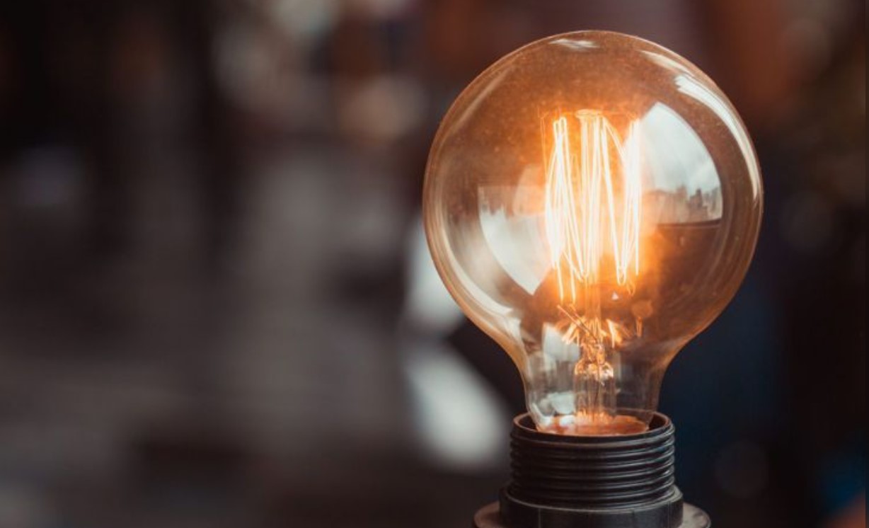 Noi tarife la electricitate, depuse la ANRE. Cât ar urma să achite consumatorii pentru lumină