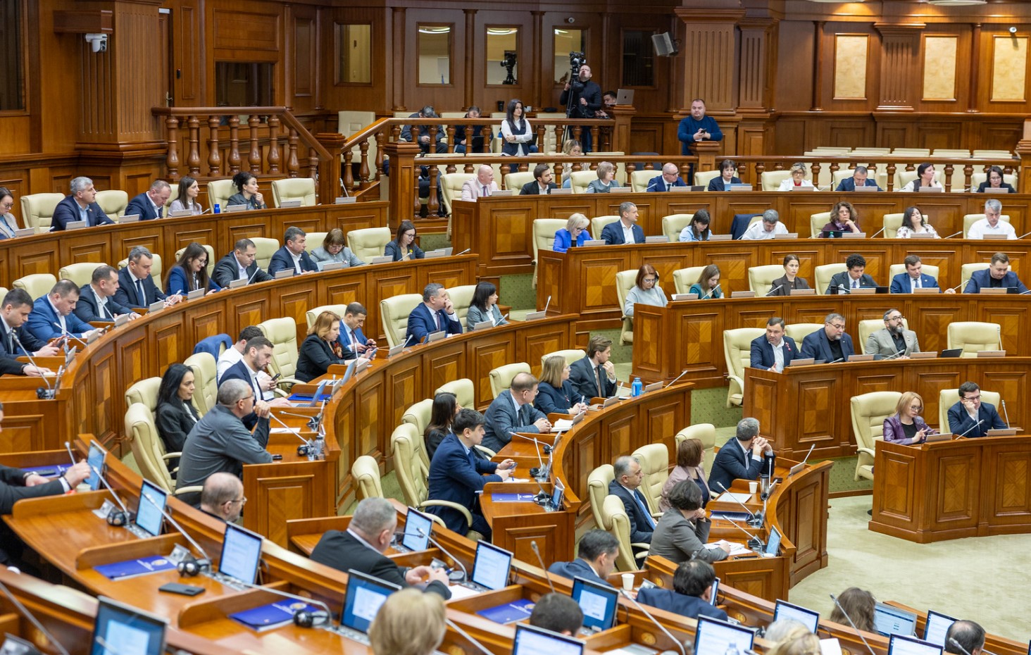 Promo-LEX critică lipsa de transparență și procedurile accelerate în Parlament