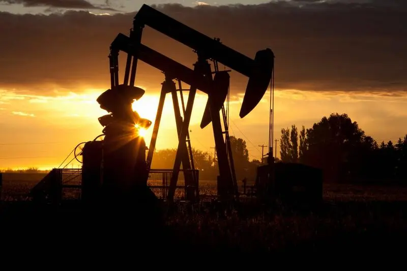 Petrolul trece luni de 100 de dolari, iar lumea se pregătește de o nouă criză energetică