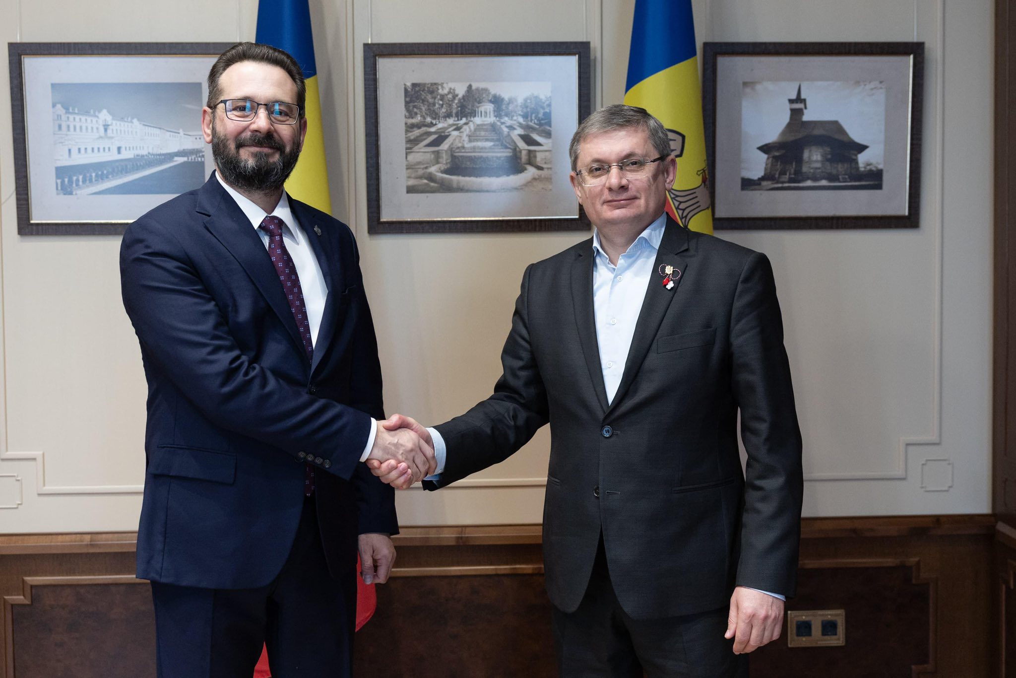 FOTO // Igor Grosu, discuții cu vicepreședintele Senatului României, Mihai Coteț, despre cooperarea interparlamentară în contextul integrării europene