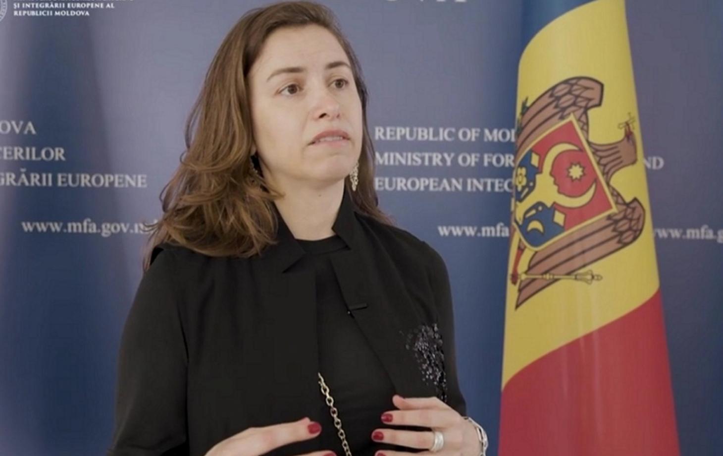 Ar fi călătorit și făcut cumpărături din contul statului. Fostul ambasadorul al R. Moldova în Suedia, pe banca acuzaților pentru abuz de putere