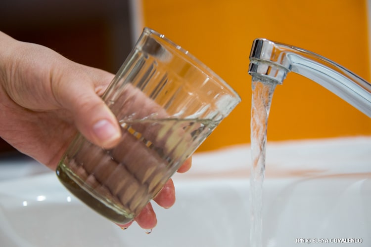 VIDEO // Nistrul poluat a lăsat orașul Bălți fără apă. Program redus în școli după sistarea alimentării