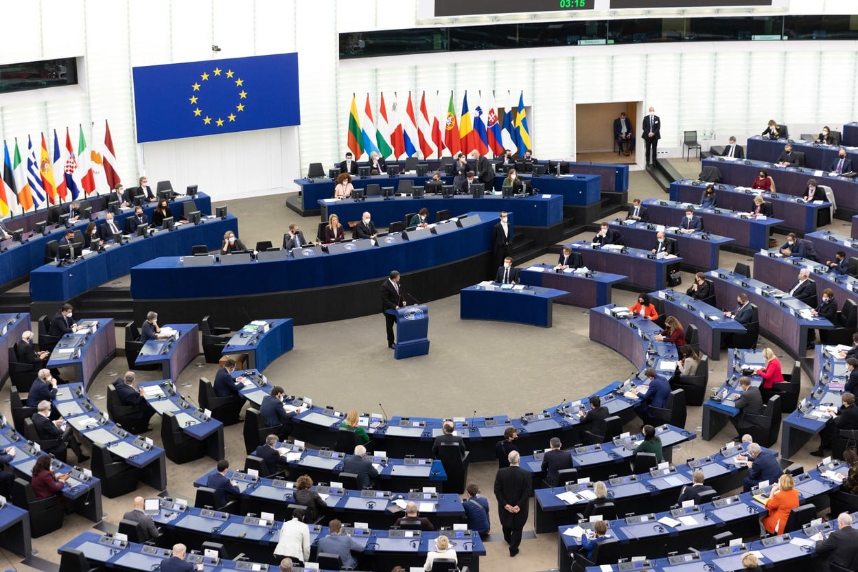 Parlamentul European cere deschiderea oficială a negocierilor de aderare la UE cu R. Moldova și Ucraina