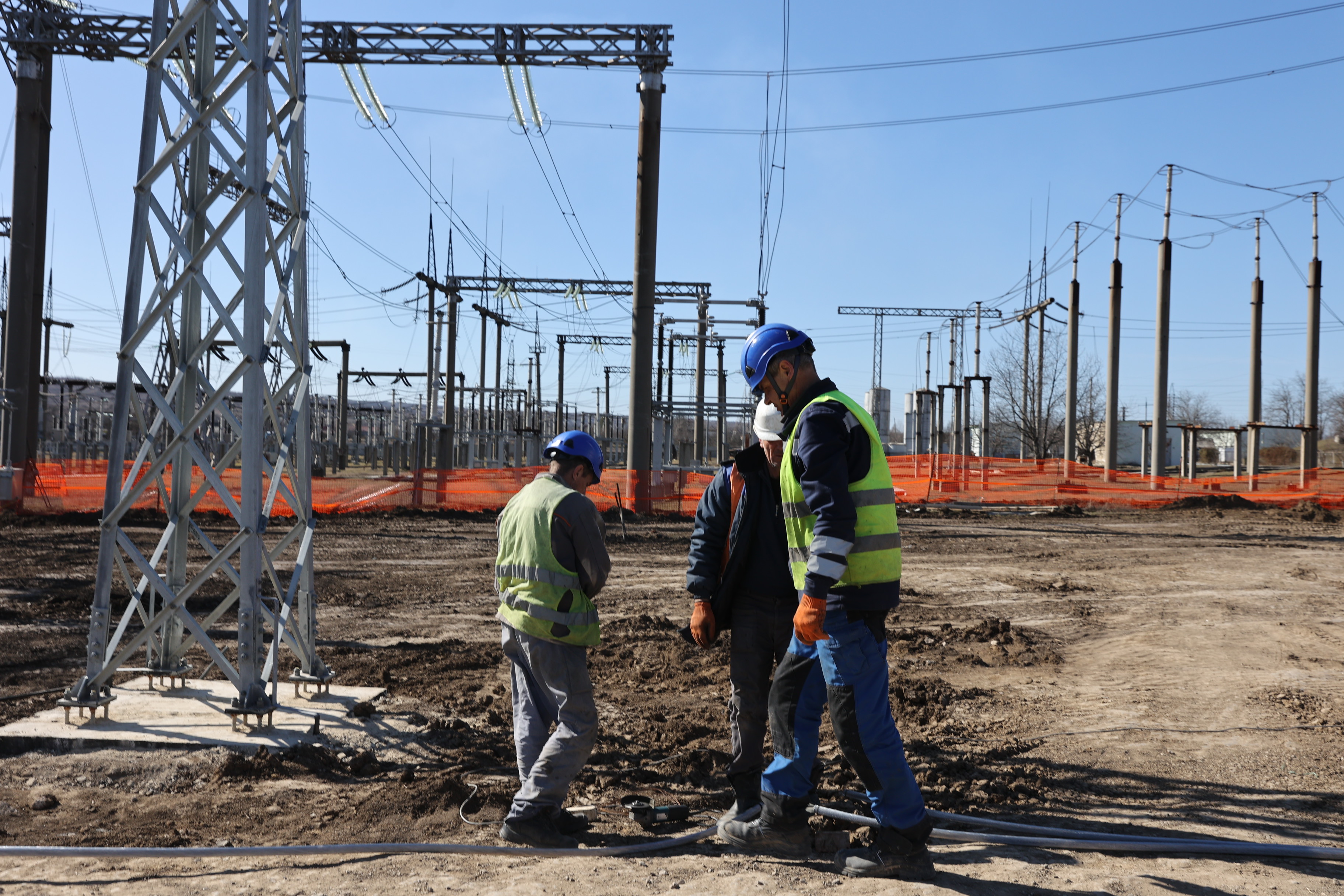 Ministrul Energiei, Dorin Junghietu, a cerut accelerarea lucrărilor de modernizare în Stațiilor Electrice Chișinău și Vulcănești